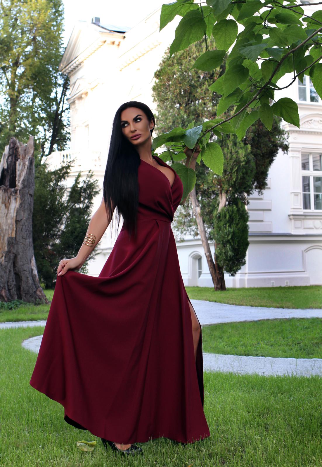 Sukienka Plus Size Maxi kopertowa bordowa Busta