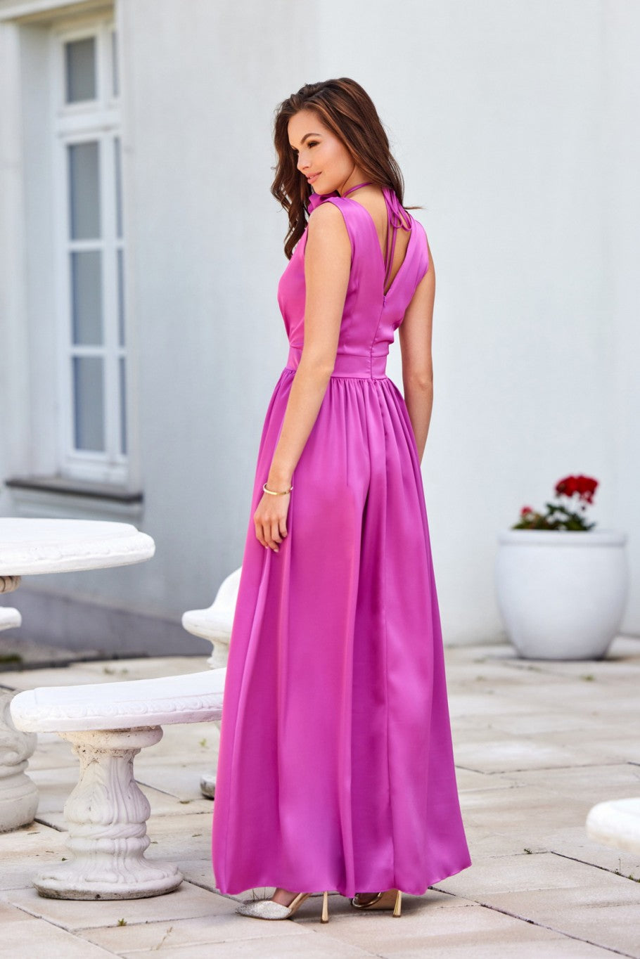 Paloma - satynowa sukienka maxi z ozdobną różą Biskupia