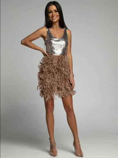 Sukienka mini cekinowa zdobiona piórkami Asteria