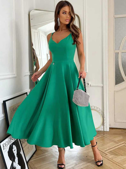 Sukienka midi lekko rozkloszowana na ramiączkach zielona Eleni