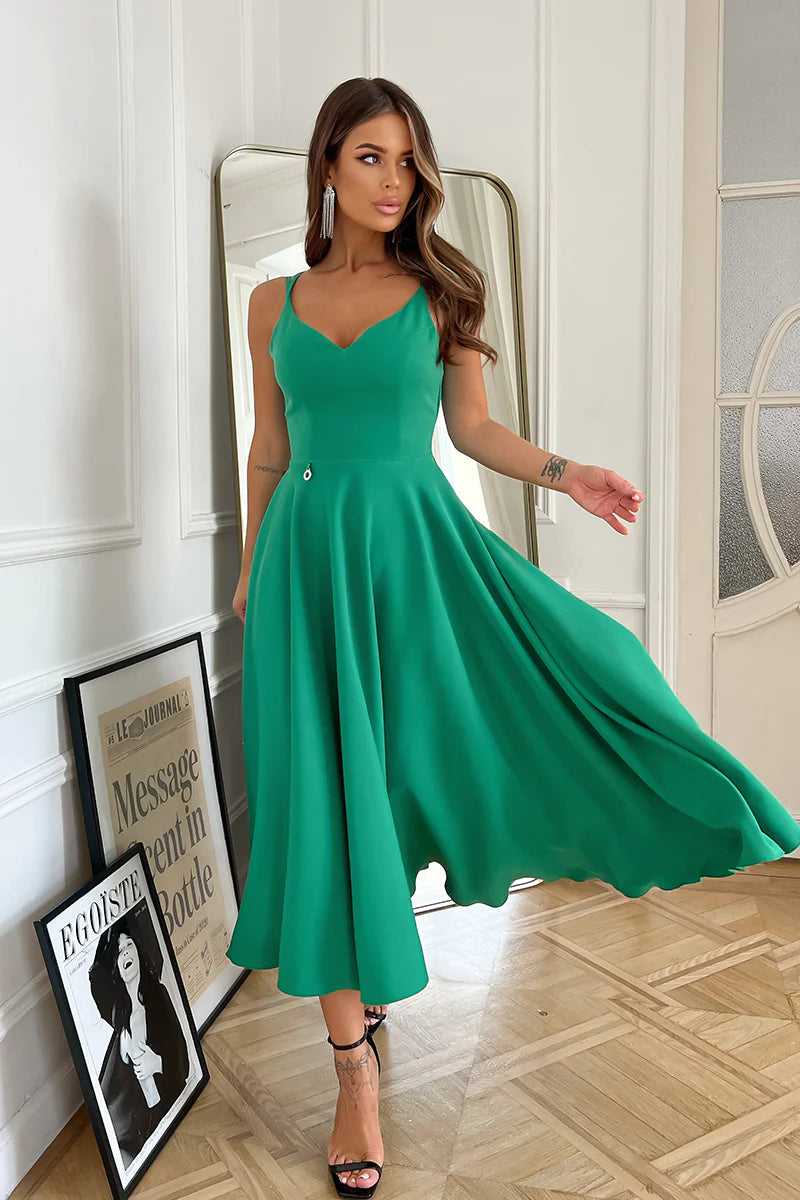 Sukienka midi lekko rozkloszowana na ramiączkach zielona Eleni